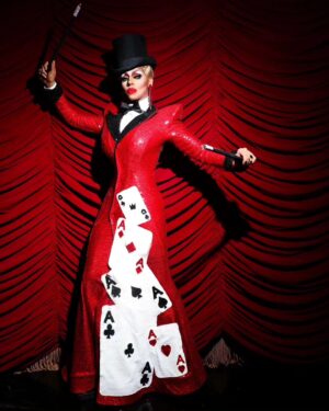Yara Sofia Instagram - Wanna see what I pull out of my Hat??? Well Echa Pa'lante to Rupaul Drag Race Live! 2 Shows Tonight 7:00pm & 9:30pm!!! Get your tickets Now!!! 

*

*

*

*

#dragrace #rupauldragracelive #vegasbaby #dragraceroyalty #rupaulqueen #allstars #fanfavorite #echapalante #puertoricangoddess #puertoricanprincess
