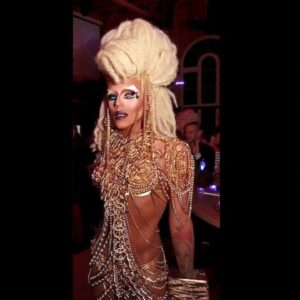 Yara Sofia Instagram - Do you like a hump? 🐪 or 2? 🐫

*

*

*

#puertoricanprincess #echapalante #rupauldragrace #dragrace #dragraceroyalty #jailhousebarbie #happyhumpday #dragbrunchvegas #dragracelive #fanfavorite