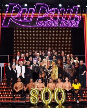 Yara Sofia Instagram - ConDragulations @rupaulsdragracelive on your 800th show henny! Come watch the  801th show with me! Actually just come watch me and the dolls slay tonight 🤣 Get your tickets now! Show 9:30pm