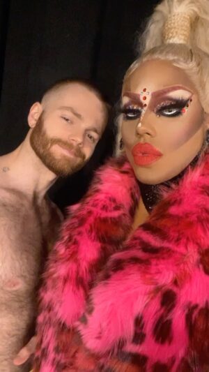 Yara Sofia Instagram - @nicklemmer bday!!!!! @ohhpitcrew from #dragracelive in Vegas!!!! Come see the show its amazing!!!!!!!