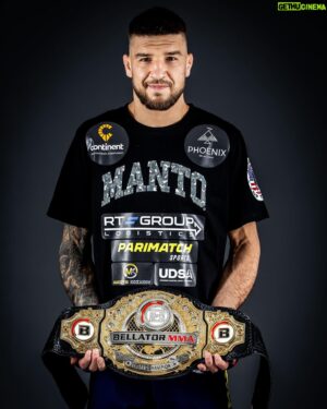 Yaroslav Amosov Instagram - Вага зроблена ⚖️
Готовий захищати свого ремінця @bellatormma 
Дуже багато людей допомагають мені! дякую вам 
Все буде Україна 🇺🇦

Зараз піду відновлюватись, атакую 🥐🍣🍏🥦🥞🌮🍕🥓🥩🍔🥗🥪🥮🥜🍯🍩