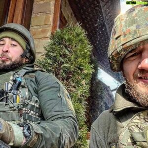 Yaroslav Amosov Instagram - Два різних життя…
Моє життя триває, я готуюсь до захисту титулу, але на фото є люди, чиє життя забрала війна. Під час підготовки я, звичайно, втомлююсь. Але коли мені важко я згадую ті дні в Ірпені. За майже 2 роки війна забрала життя декількох моїх побратимів. Я відкидаю думки про свою втому, тому що я знаю кому зараз важко в окопах.
Велика шана тим людям, які боронять нашу країну.
Не забувайте допомагати та донатити їм. Ви живі, тому що вони готові відати житя !!
Всім добра🙏
Слава Україні!