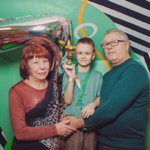 Yaroslav Sumishevskiy Instagram - Как быстро летит время!

27 февраля моему сыну исполнилось 7 лет. Кажется, будто совсем недавно он был младенцем, а теперь уже такой большой и самостоятельный. 

Только сегодня прислали фотографии со дня рождения Мирошки. Решил оставить их здесь на память😊
Огромное спасибо всей семье, что провели этот день с нами!