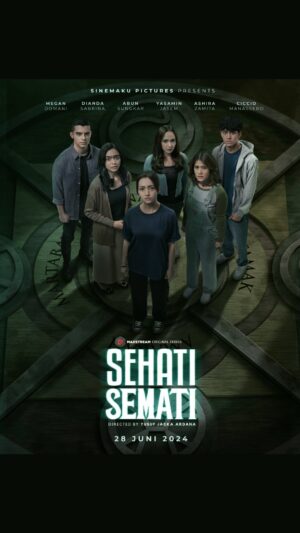 Yasamin Jasem Instagram - Ini dia official poster MAXStream Original Series Sehati Semati💚🥀

Sebentar lagi kita akan ikut berpetualang dengan 5 orang sahabat, Sheila (@megandomani1410), Fina (@sabrindh), Rega (@ciomanassero), Acel (@ashirazamita) dan Tio (@abunsungkar) untuk mencari pemain sebelumnya 
, Sinta (@yasaminjasem) demi mengungkap misteri permainan kuno bernama SURRA.

Petualangan akan dimulai pada 28 Juni 2024 hanya di @maxstream.tv

📸 : @jozzfelix
🎨 : @macious

#SehatiSemati #SemuaAdaCerita #MAXStreamOriginal #HereComesTheFun #SinemakuPictures