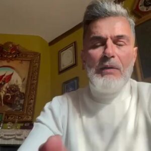 Yaşar Alptekin Instagram - Allah için hepinizi seviyorum seveni sevmeyeni..