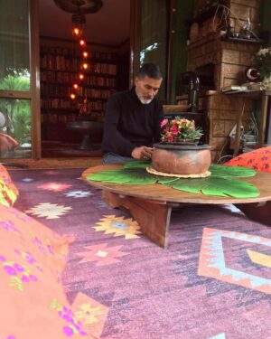 Yaşar Alptekin Instagram - @ahmettelyakar Kardeşimin sahibi olduğu Serans tekstil’e evime güzellik kattığı için teşekkür ediyorum.