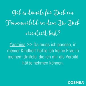 Yasmina Filali Instagram - 🦸‍♀️ Lernt heute COSMEA®️ Wonderwoman @yasminafilali_official kennen!👩🏼‍

Yasmina ist eine bemerkenswerte Frau, die uns mit ihrer Offenheit, ihrem Mut und ihrer positiven Art und Weise beeindruckt. In diesem Interview erzählt sie uns von ihrer bewegten Kindheit im Kinderheim und wie sie es geschafft hat, trotz aller Hürden eine erfolgreiche Schauspielerin, liebevolle Mutter und vor allem SIE SELBST zu werden. Erfahrt, wie Yasmina mit viel Herz, Durchsetzungskraft und Humor ihren eigenen Weg gefunden hat.

👉 Lest jetzt das ganze Interview auf unserem COSMEA®️ Blog: www.cosmea.de/yasmina-filali/

#cosmeawonderwoman #wonderwoman #cosmeaunbeschwertetage #frausein #kindheit #jugend #kinderheim#starkefrauen #inspiration #mutig #lebensgeschichte #blog #schauspielerin #muttersein #persönlichkeitsentwicklung #selbstbewusstsein #kraft #erfolgsgeschichte #erfolgsgeschichtenvonfrauen #durchsetzungskraft #durchsetzungstärke #strongertogether