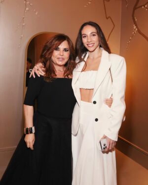 Yasmina Kerr Instagram - Feliz de acompañar a mi querida @tachabeauty en su 30 aniversario 🤍 ✨ 🥂 

Conocimos las cremas de @medik8_es mientras cenábamos en el Atelier de @ramonfreixa con un mesa divina y una compañía todavía más espectacular 💥💥💥

Gracias Nat y Carlos… increíble como siempre, love you ♥️

📸 : @pepinomarino 🫶🏼