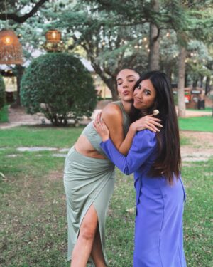 Yasmina Kerr Instagram - Love & friends 🤍✨💍

Yolanda & Coello’s wedding 🥹🔥
#love #soulmate #weekendvibes #wedding