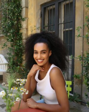 Yasmine Taty Instagram - Ooh #Parma ! Lots of good food and history 🤌🏾☀️😍🩷💚 #Davinesevent #thankyouforhavingme !