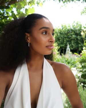 Yasmine Taty Instagram - ~ Dnes trávim celý deň v Davines Village, objavujem, voniam a ochutnávam nové veci ! 
Je super vidiet firmu, ktorá to nerobí iba pre zisk ale pre zdravie ludí a našu prírodu. 💚🌿☘️🌾 

@davines_slovensko @davinesofficial