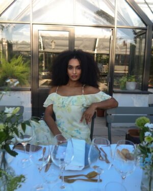 Yasmine Taty Instagram - ~ Krásny event plný zaujímavostí @davinesofficial . 
Dnes som mala tú možnosť navštíviť Davines Village☘️v Parme, zatiaľ  zvonka, ale poviem vám je tu veľa veľa rastlín, kvetou, byliniek, stromov o každý kúsok je krásne postarané a pridané do produktov, ktoré používame. 
Vila Davinesu je neskutočná ! Ako aj celý koncept značky  @davines_slovensko @davines_slovensko 
#Letsbe #kind & #friedly #toournature 🌾🌿🌱🌷

PS: O jedle sa už ani nemusíme baviť, proste taliani to vedia 🤌🏾😋🤌🏾🤌🏾!
