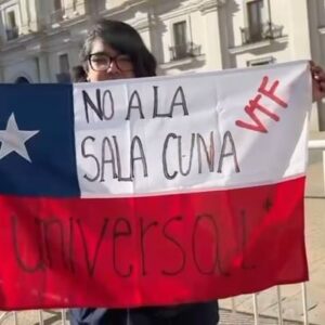 Yasna Provoste Instagram - Mi total solidaridad con las educadoras y asistentes de párvulos reprimidas ayer en la Plaza de la Constitución por manifestarse contra el mal proyecto de Sala Cuna. Presidente @gabrielboric, optar por la represión sobre el diálogo jamás será la vía de solución.