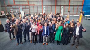 Yasna Provoste Instagram - Muy buenas noticias para la agricultura atacameña 🍇🍇
El #ProtocoloSystemsApproach ya empieza a ser realidad‼️
Gracias al acuerdo entre los Gobiernos de Chile 🇨🇱🇨🇱 y Estados Unidos 🇺🇸🇺🇸, y al trabajo  principalmente de nuestros productores pequeños y medianos, nuestra uva de  mesa podrá responder a los más exigentes estándares de calidad del mercado norteamericano, al eliminar la fumigación en el proceso de producción. 
Agradecemos la presencia en ceremonia de anuncio de este gran acontecimiento, del Ministro de Agricultura @estebanvalenzuelavt, de la Embajadora de USA en nuestro pais #BernadetteMeehan, de la Subsecretaria de Relaciones Económicas Internacionales de Cancillería @clausanhueza_ , y de los dirigentes de las principales organizaciones de productores agrícolas de Chile, quienes desde su rol, se la jugaron por sacar adelante el protocolo. 
Destacar muy especialmente el aporte de los Senadores de Atacama @yasnaprovostecampillay @senador.rafaelprohens, que jugaron un rol clave para destrabar las conversaciones a nivel de Cancillería, lo que posibililitó que se cerrara el acuerdo.
Como @goreatacama, junto con @corfoatacama, aportamos con los recursos para los trabajos de habilitación del sitio de inspección, en empresa @unifrutti_chile.
Un reconocimiento especial al trabajo y perseverancia de @apeco.cl, pilar fundamental para el logro de este gran objetivo.
Trabajando en alianza, potenciando la red de colaboración, seguimos avanzando 🤝🤲🙌
@minagricl @coreatacama @frutasdechilecl @fedefrutafg 
@alejandranarvarez