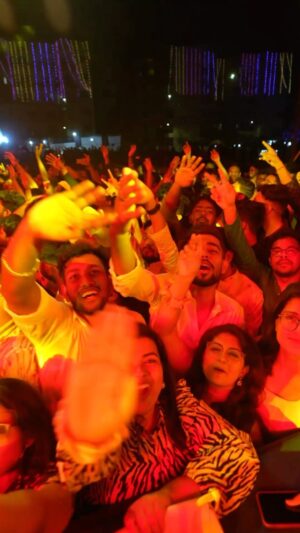 Yasser Desai Instagram - Dream!!! It's free!! The hustle that comes with fulfilling it costs a lot! 🔥💯💪🏻
#yasserdesai #YDLIVE