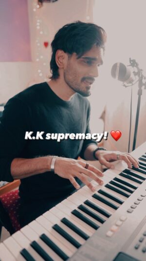 Yasser Desai Instagram - Life mein ek ek gaana M.M.Keeravani sir aur Harris Jayaraj Sir ka gaa loon! Bas baat khatam! ❤️❤️
#yasserdesai #kkfanforever #unplugged #manifesting #reels