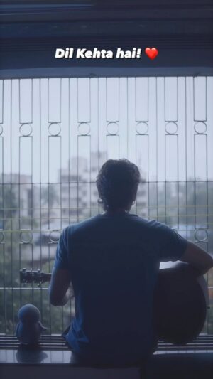 Yasser Desai Instagram - Gloomy day! Sad song! 🌧❤️
Koi chai pilaa do kadak wali! 🤷‍♂️🤓
#yasserdesai #issavibe #unplugged