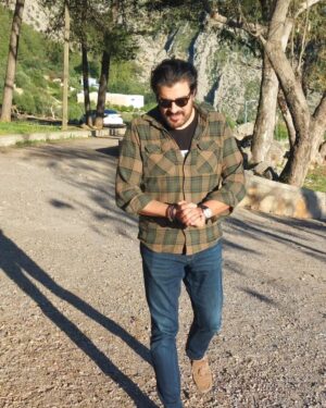 Yassine Ahajjam Instagram - استرخاء ، تنفس ، تذكر ، الحمد لله ، سي المكي كيسلم عليكم و يقول لكم وداعا إلى دور آخر بحول الله .