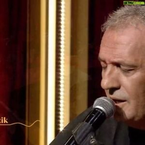 Yavuz Bingöl Instagram - Yarın akşam @trtmuzik ekranlarında türkülerimle birlikte sizlerleyiz. 😊😊😊👍👍👍 @yavuzbingolilesozvemuzik