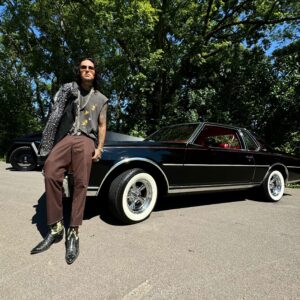 Yelawolf Instagram - Yo come again ?? What was that you was sayin about my cyber truck fuck boi ?! …. Never mind I’ll let @killermike take this one .. WE still BOX CHEVY GANG biiiihhh !!! .. oh and for those rappers out there talkin bout who got the hardest Cyber Truck ?? .. yeah right .. there’s only 100 of this foundation series version made bruh stop it .. the difference between theirs and mine is about 300 K so we could start there. Not to mention, I shit on em with the wheel package and matt black wrap. My bitch Temples Chariot peekin round the corner of this 79 Caprice Landau lookin like a crime scene .. what you thought I ain’t have old schools in the stable ?? .. BOX ON BOX ON BOX !!! my boy @slimthug park your nicest old school next to your Cyber truck and snap you know the south runs this shit BOSS HAWG 
🏁🏁☠️🏁🏁 #slumerican #boxchevy #cybertruck #tesla #chevy #warstory