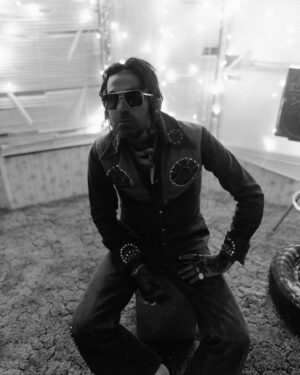 Yelawolf Instagram - “ New Me “  official music video link in the bio !!! My third single release off my double album WAR STORY !! NEW ME off that TRUNK MUZIK 4EVER side produced by @wlpwr !! #slumerican #warstory