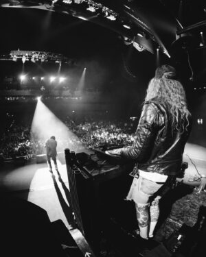 Yelawolf Instagram - thank you Reno that was a night well never forget !!!! @gflcowboy and @jmichaelphillips419 opening up the sold out show !!! .. @edward.crowe brought it all together @kleversworld held me down and @visualsbytyre captured it all .. can’t wait to come back .. RENO !!!!!!! #slumerican