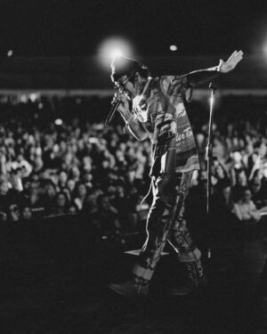 Yelawolf Instagram - Thank you @arizonabikeweek !!!! The show was unreal !!! And shout out to @heavensclosetphoenix and @elcaporalwesternwear for having some amazing digs 🎥 : @visualsbytyre #slumerican #lowfashion KILLERS @slumerican