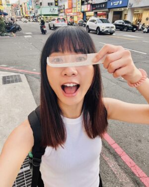 Yen-Ju Chen Instagram - 到外地拍拍 搭高鐵回程前塞了一個剪頭髮行程
結果很滿意💇
賺到啦～～開薰🤩