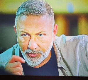 Yener Gürsoy Instagram - Ne demiş adam, Akıllı ol!!! 😉👍 #maviadam #demontehayatlar #bunasilceliski #holdyourbreath #vesonra #savaşçı