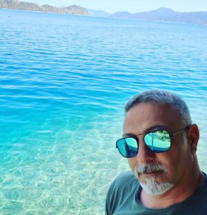 Yener Gürsoy Instagram - Hayat denizde güzel 💙🌊🌊🌊🙏 #maviadam #demontehayatlar #bunasilceliski #holdyourbreath #vesonra #söğüt