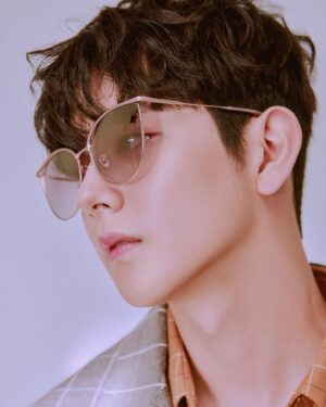 Yeo Hoi-hyeon Instagram - 이쁜 사진 감사합니다! 
헤어 는 금손 묵쌤!
메이크업 은 금손 민경쌤!
#bnt 화보