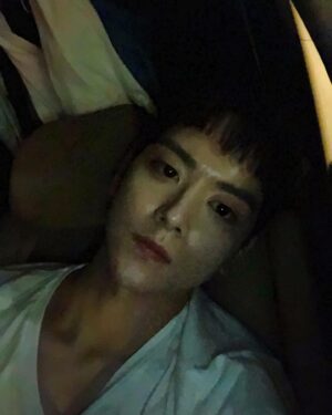 Yeo Hoi-hyeon Instagram - 퇴근중화려한조명이날...감싸네이에~