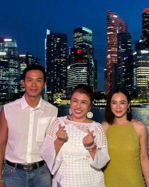 Yeo Yann Yann Instagram - 25th anniversary of Singapore Film Commission. There are many films to be screened in esplanade. Tonight @iloilomovie ! Check out the list of amazing Singapore film @imdasg !!!