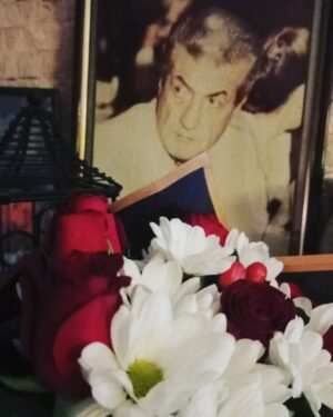 Yeşim Gül Akşar Instagram - 🌹.........BABAM....