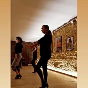 Yeşim Gül Akşar Instagram - @flamenkopera @hicranakin en dogru yerdeyim💃