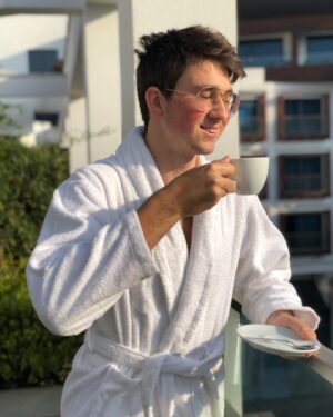 Yevgeniy Malyarchuk Instagram - Cappuccino in the Morning☀️☕️✨
Очень важно просыпаться с хорошим настроением! Выпить чашечку кофе ☕️ чая 🍵 или апельсинового сока🥤 
В @radissonblutuzla  вам обязательно с этим помогут ! Сейчас есть возможность остановиться в этом отеле по очень хорошим ценам! 💵 #travel #ad #radissonblu #istanbul #presidentialsuite