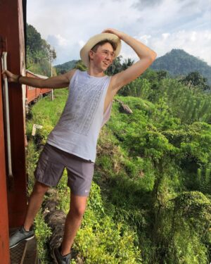 Yevgeniy Malyarchuk Instagram - ✨🌴🚂Trains & Scenery 🚂🌴✨ #train #scenery #пейзаж #природа #красота #pinfluencer