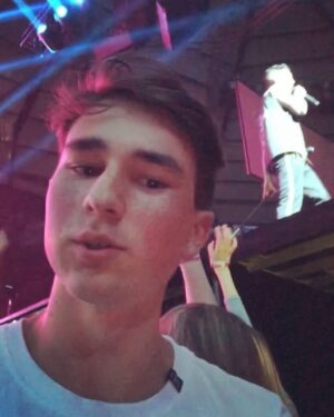 Yevgeniy Malyarchuk Instagram - @maroon5 The concert is SO LIT 🔥🔝🌟 #concert #adamlevine #maroon5