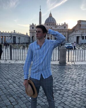 Yevgeniy Malyarchuk Instagram - Even Michelangelo got paid for doing the Sistine Chapel. To those artists who say they’re doing it for the the love of art, I say : Get real 👌🏻🕊🇮🇹✨ - Gianni Versace #sistinechapel #vatican #michelangelo #versace