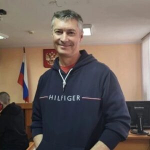 Yevgeny Roizman Instagram - Из протокола:
Евгений Ройзман допустил высказывания: 
«…большинство людей против войны, нормальные люди все точно против войны, потому, что эта война подлая, несправедливая, захватническая и, самое главное, она ещё и братоубийственная…» 
тем самым дискредитировал действия Вооружённых Сил РФ…

Я же понятно всё сказал?