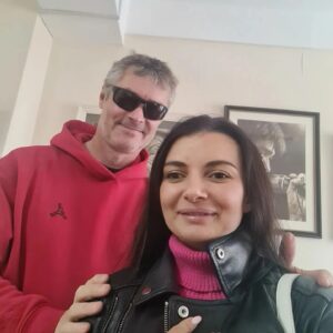 Yevgeny Roizman Instagram - Всё, закрыли семье ипотеку. Алексей не ожидал, растерялся, чуть не заплакал.
Сынком его, Макаром, позанимаемся. Есть шанс, что он будет слышать и сможет говорить.
Спасибо всем, кто участвовал. У нас получилось. Обнимаю всех.

Лейла Гусейнова @leyla.gus
Шумилов Александр @ashumilov77_urist
Фонд Ройзмана @roizmanfond