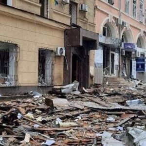 Yevgeny Roizman Instagram - Всем, кто пишет «спецоперация», объясняю:
Россия развязала войну и вторглась в Украину.
Россия воюет с Украиной. Для Украины эта война - отечественная.
А «спецоперация», это когда потомки Геббельса посредством пропаганды людям мозги и совесть ампутировали.
Понятно объяснил?