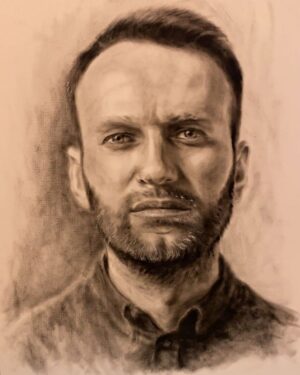 Yevgeny Roizman Instagram - Вернувшийся во тьму, в свинцовую тоску,
в тюрьму, в застывший мрак, в январский лютый холод —
он выбрал пистолет, приставленный к виску,
решив исправить мир, который был расколот.

Он выбрал этот путь, прервав порочный круг,
к обрыву подойдя и преступив запреты...
Чтоб на руки упасть — к не протянувшим рук
и стать лучом — для тех, кому не надо света.

Встречавших год назад был нужен миллион —
чтоб лопнула тогда истории пружина
и с волею людей не справился ОМОН.
Да и не миллион — хватило б половины.

А вывод в том, что, хоть лютуют упыри, 
но он представил нам императив исходный:
свободным ты сперва становишься внутри —
и только лишь потом ты действуешь свободно.

Достаточно порой себе напоминать
про личности масштаб, чтоб не искать подвоха.
Пускай лицом к лицу — лица не увидать,
но в имени его поместится эпоха.

Благодаря тому, что он сегодня есть
и весь политландшафт им лично перепахан,
стране возвращены достоинство и честь —
и каждому дан шанс возвысится над страхом.

Вероника Ермакова