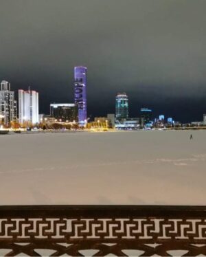 Yevgeny Roizman Instagram - Приём закончили. Много идут. Одному помощь нужна, другому просто понимание, что он не один. Трудно людям.

Бегать приходите завтра на Плотинку. Начнём в 10.00 от ротонды, быстро не побежим, потом чаю с пирогами попьём.

#ФондРойзмана #Екатеринбург #пробежка🏃 
#бег #чайспирогами #плотинка