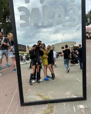 Yevhen Taller Instagram - Кураж. Люди. Київ 💙💛