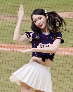 Yi-Chi Hung Instagram - 恭喜贏球～～～～～⚾️🐘💛
拿下這場勝利😍

其實每次在應援台上應援的時候，只要能聽到大家的回應我就會很開心🥰
所以下次不要吝嗇開口跟我一起為場上的球員們應援好嗎🤙🏻

謝謝昨天前天到主場、在線上支持中信兄弟的你們💛
我們一起繼續努力！！

📷：偷拿丹尼爾毛巾的佑樺、也要保持速度的麥坤紘愷、米米、66、Mao、脆上海巡到的照片

#中信兄弟 #cpbl #passionsisters #洲際棒球場 #職棒35