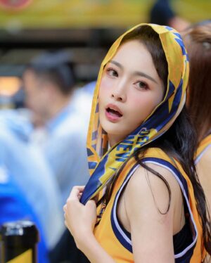 Yi-Chi Hung Instagram - 今天真的是非常之緊張刺激的一場比賽
輸一分沒關係，還有機會贏回來😍😉
也希望我們阿巴西沒事嗚嗚嗚🥹🥹🥹

希望5/14還有機會見到各位線人們嗷嗷！
跟著怡琪一起繼續幫中信特攻加油⚡️🏀

📷：做了我的怪表情大頭衣的瑋聰、長得很像混血兒的sean、煜

#中信特攻 #季後賽 #T1LEAGUE #中信兄弟 #passionsisters