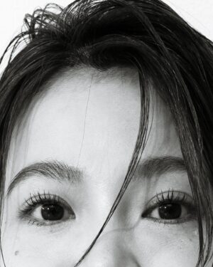 Yi-Chiao Liao Instagram - 「你不奇怪，你只是跟別人不太一樣，有點獨特罷了。」_#異能 #moving

感謝妳們的魔法❤️😊
📷 @www980657 
💄 @junyilai_ 
💇 @shu_yi_liao 
👗 @9y0a_3l2i9n
