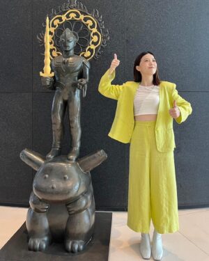 Yi-Chiao Liao Instagram - 戰力，毅力，努力！！！
這是我最近的三力💪😁

有人抓到這個梗嗎

#三立台劇 #開鏡 #願望
@dramasettvtw @magicpower_media 

西裝 @uuin_official 

#我的人生志願就是活到老都要很有趣
#無法正經好好拍照系列