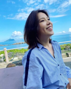 Yi-Chiao Liao Instagram - #你肯定有你的理由

韓劇 #異能 裡
最打進心裡的告白肯定有這句

黃智熙：為什麼不問？
張洙源：其實我曾經⋯⋯

對方都回了
：「你肯定有你的理由。」

簡單一句化解千言萬語，
什麼都不用解釋，也什麼都說了：）

這就是一種全然的信任吧！
是真愛啊！！❤️❤️

#首圖圖文不符 #只是想玩ig編排
#moving